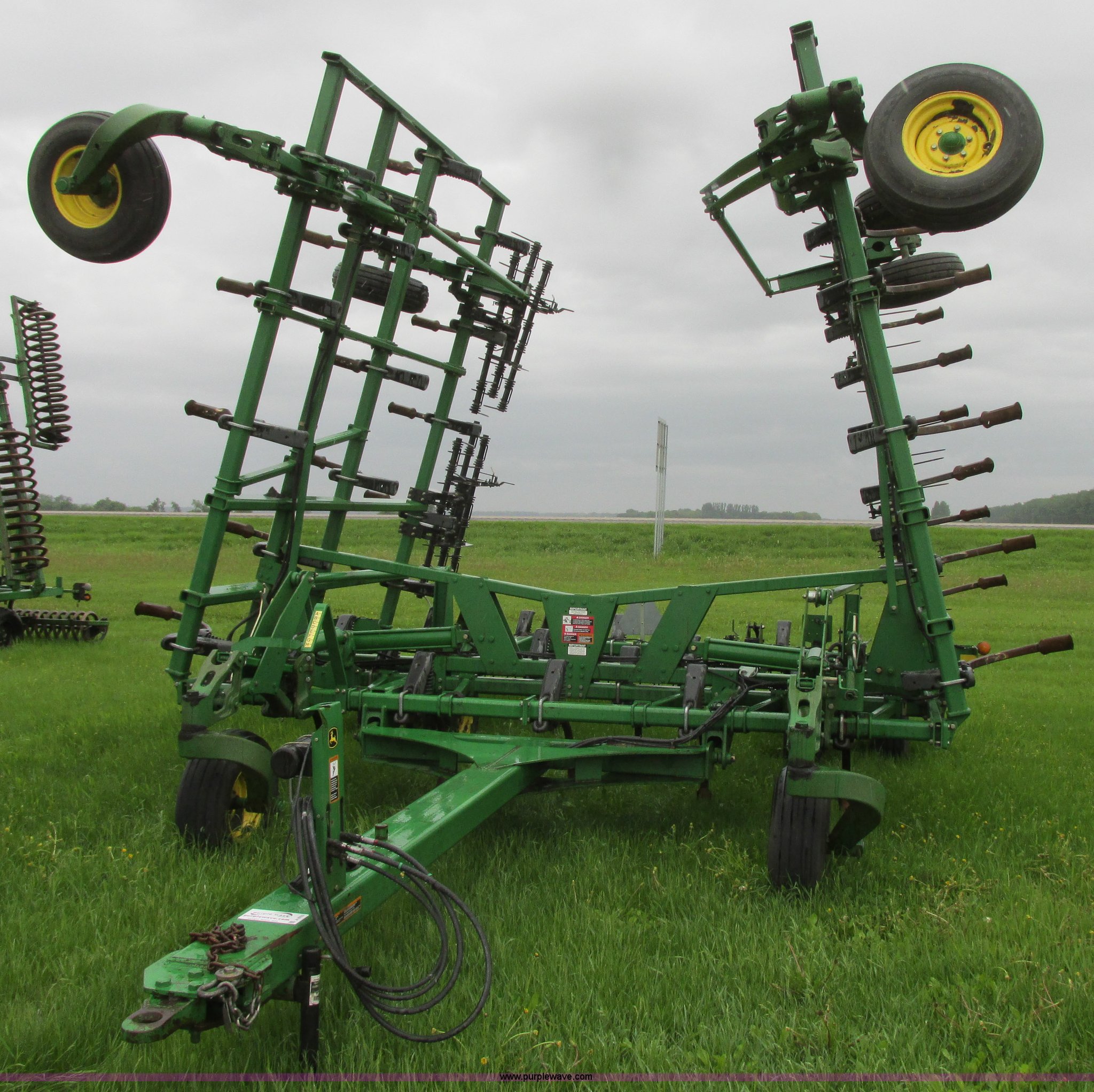 2007 John Deere 2410 chisel plow in Northwood, ND Item A8703 sold
