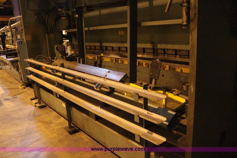 image for item AM9325 Betenbender Manufacturing metal brake