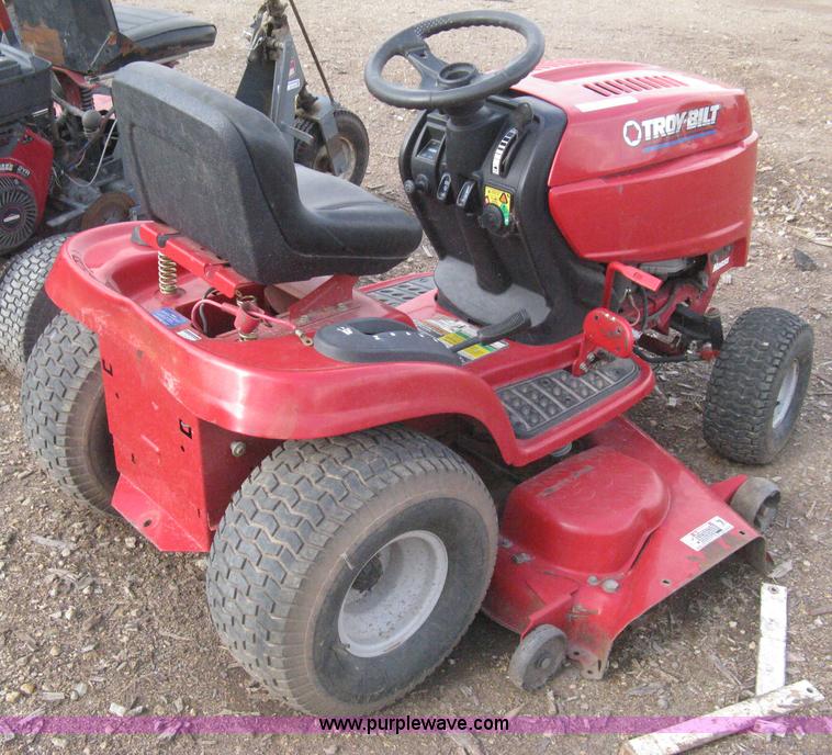 image for item AS9105 2006 Troy-Bilt 128473 riding lawn mower