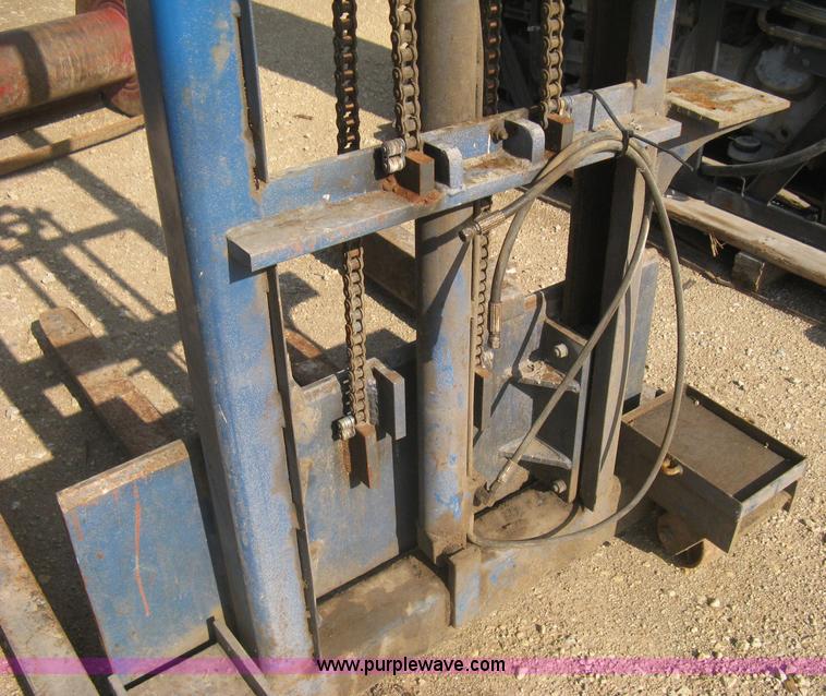 image for item AS9136 Industrial shop built material lift