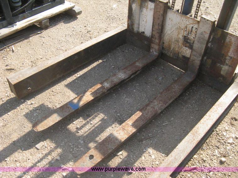 image for item AS9136 Industrial shop built material lift