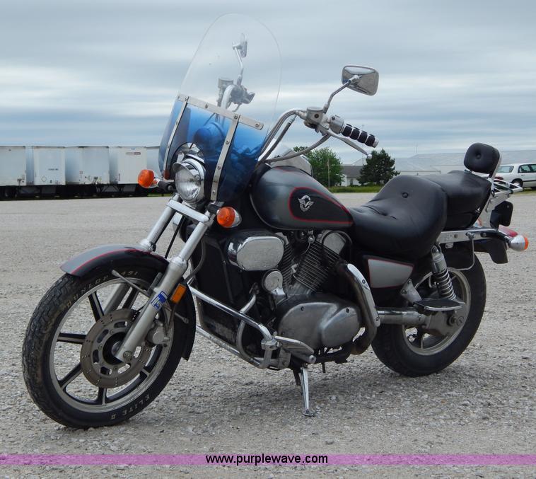 image for item AY9496 1991 Kawasaki VN1500-A motorcycle