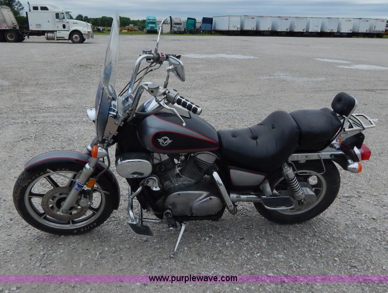 image for item AY9496 1991 Kawasaki VN1500-A motorcycle