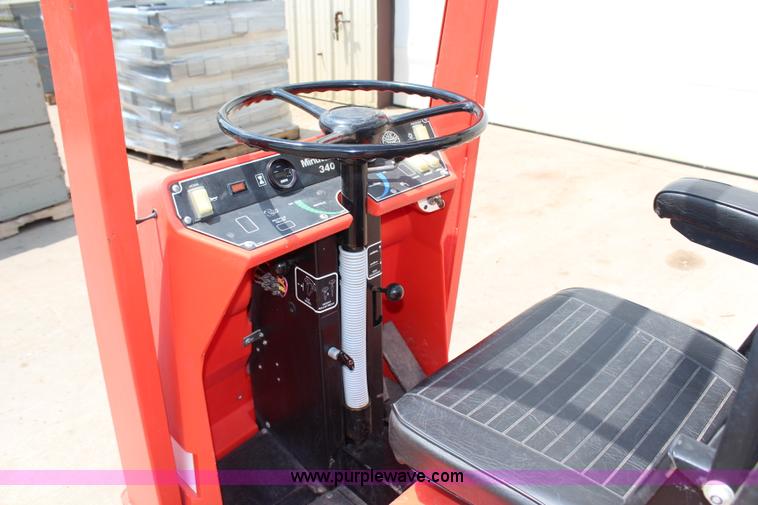 image for item AZ9789 Minuteman 340 floor scrubber