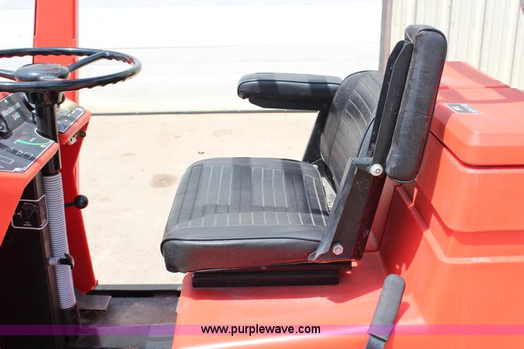 image for item AZ9789 Minuteman 340 floor scrubber