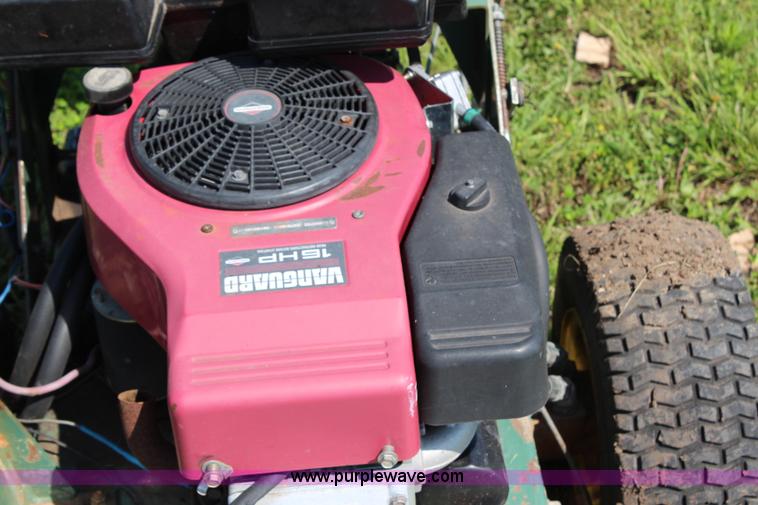 Bunton lawn mower in Colony, KS Item AZ9811 sold Purple Wave