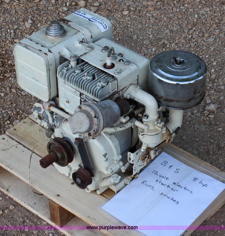 image for item AZ9817 Briggs & Stratton 8 HP gas engine