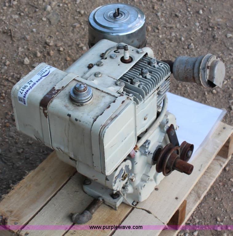 image for item AZ9817 Briggs & Stratton 8 HP gas engine