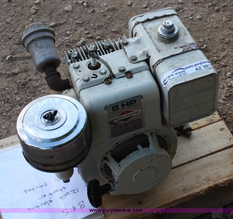 image for item AZ9817 Briggs & Stratton 8 HP gas engine