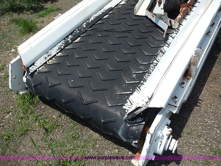 image for item AZ9921 (2) RoadTech RX50 asphalt reclaimer discharge conveyor