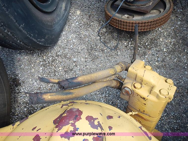 image for item AZ9928 Assorted rear end heavy truck axles