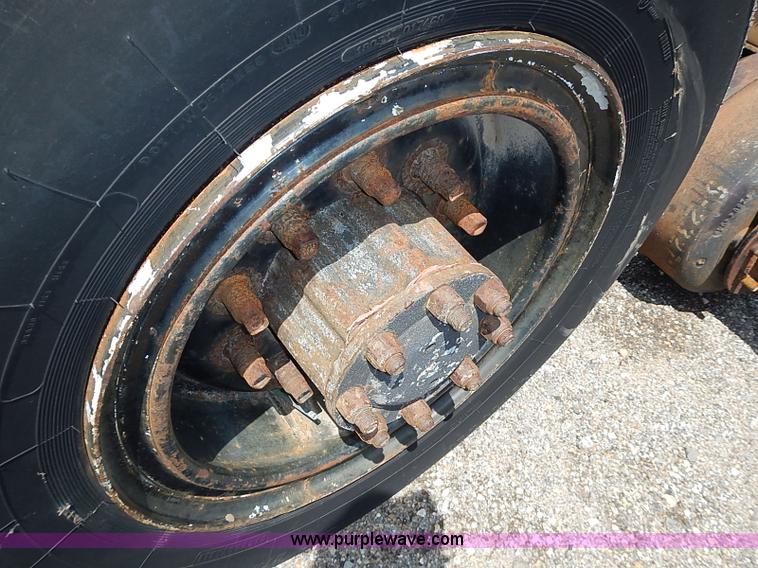 image for item AZ9928 Assorted rear end heavy truck axles