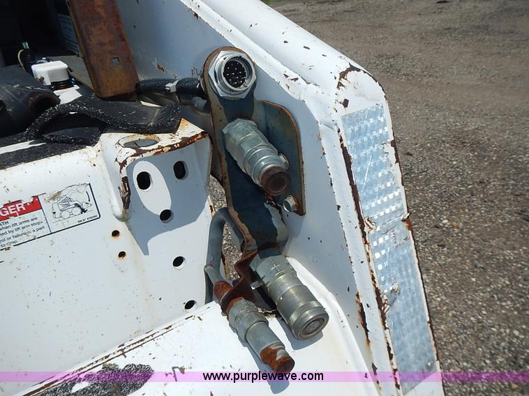 image for item AZ9931 1998 Bobcat 863 skid steer
