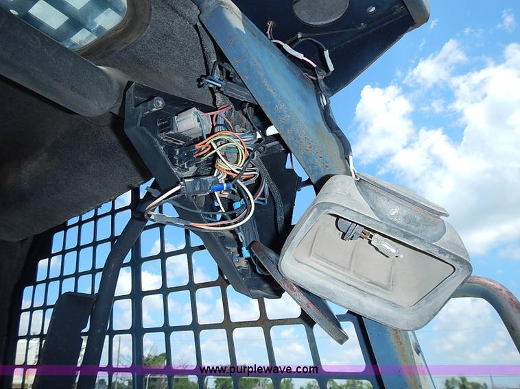 image for item AZ9931 1998 Bobcat 863 skid steer