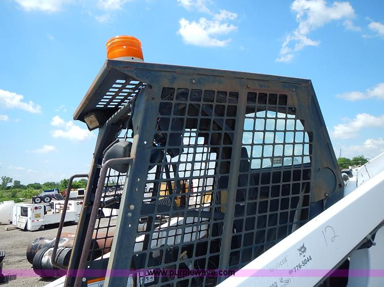 image for item AZ9931 1998 Bobcat 863 skid steer