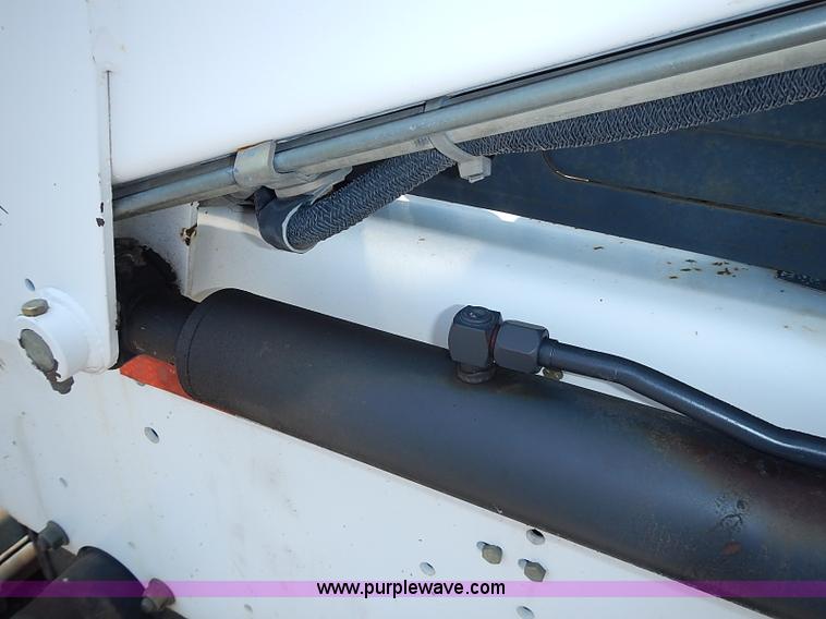 image for item AZ9931 1998 Bobcat 863 skid steer