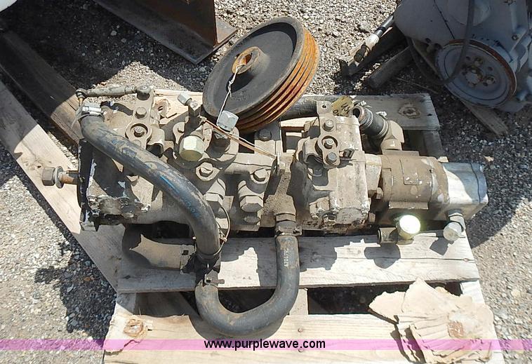 image for item AZ9931 1998 Bobcat 863 skid steer