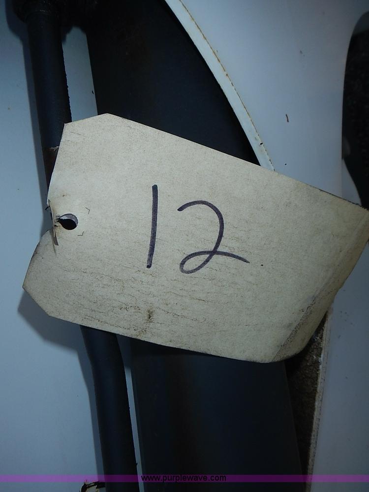 image for item AZ9931 1998 Bobcat 863 skid steer