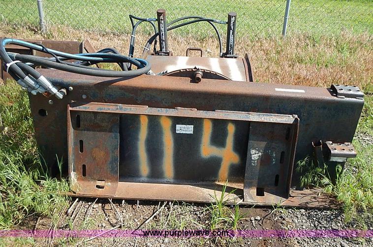 image for item AZ9939 Bobcat Fast Cut 24" hydraulic planer