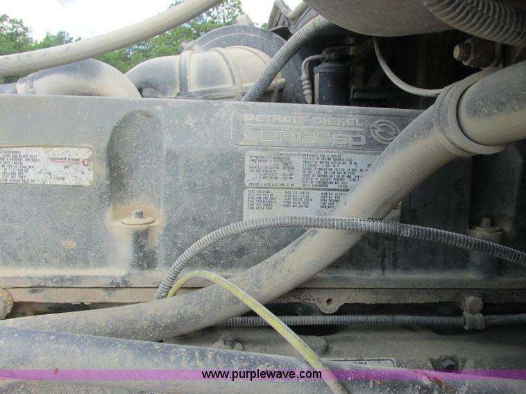 image for item B4918 2002 Freightliner Columbia semi truck