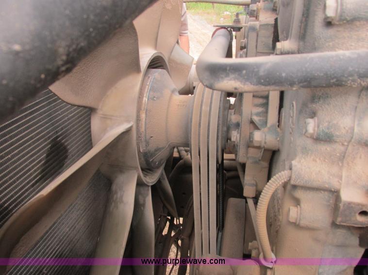 image for item B4918 2002 Freightliner Columbia semi truck