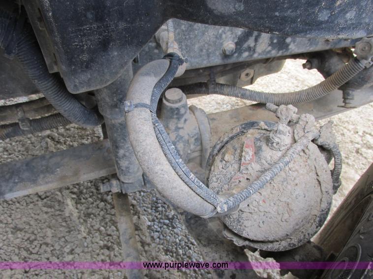 image for item B4918 2002 Freightliner Columbia semi truck