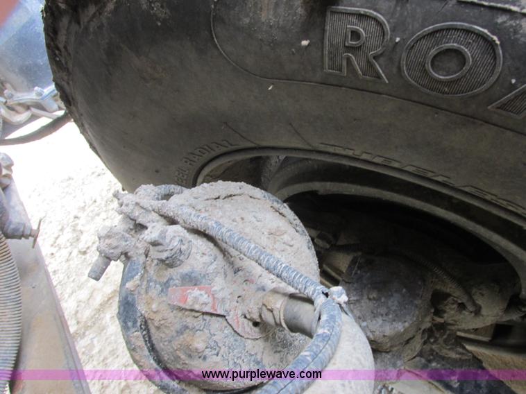 image for item B4918 2002 Freightliner Columbia semi truck