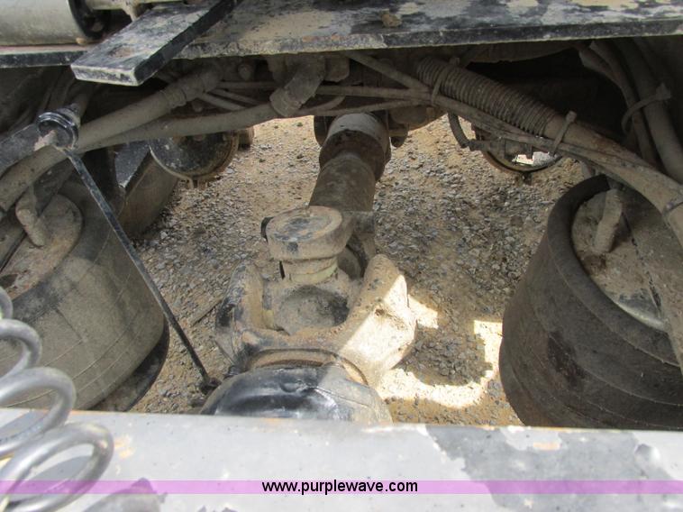 image for item B4918 2002 Freightliner Columbia semi truck