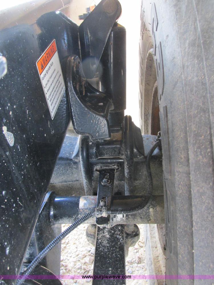 image for item B4918 2002 Freightliner Columbia semi truck