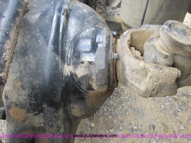 image for item B4918 2002 Freightliner Columbia semi truck