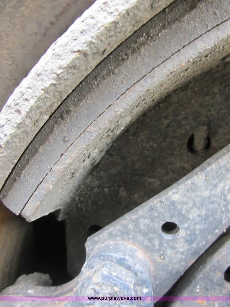 image for item B4918 2002 Freightliner Columbia semi truck