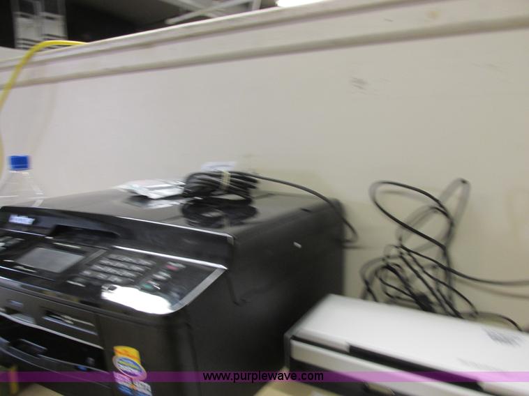 image for item B4918 2002 Freightliner Columbia semi truck