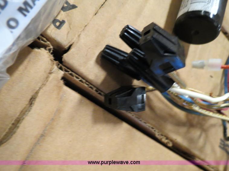 image for item B4919 Assorted outdoor light fixtures, ballast kits, and other parts