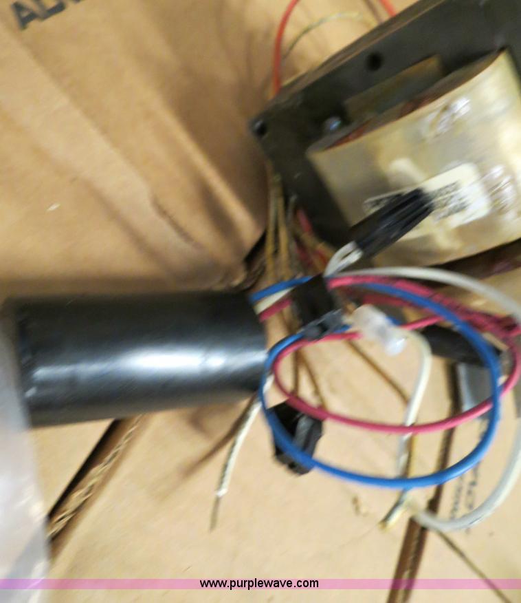 image for item B4919 Assorted outdoor light fixtures, ballast kits, and other parts