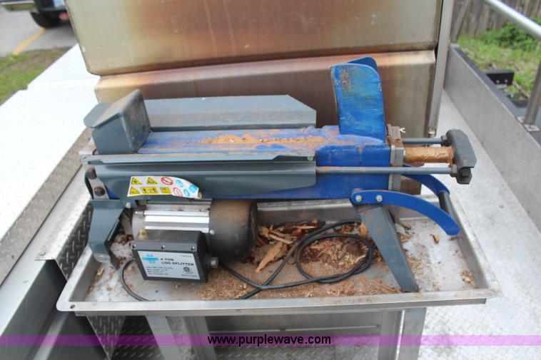 image for item D1012 2006 Maxey double axle smoker trailer