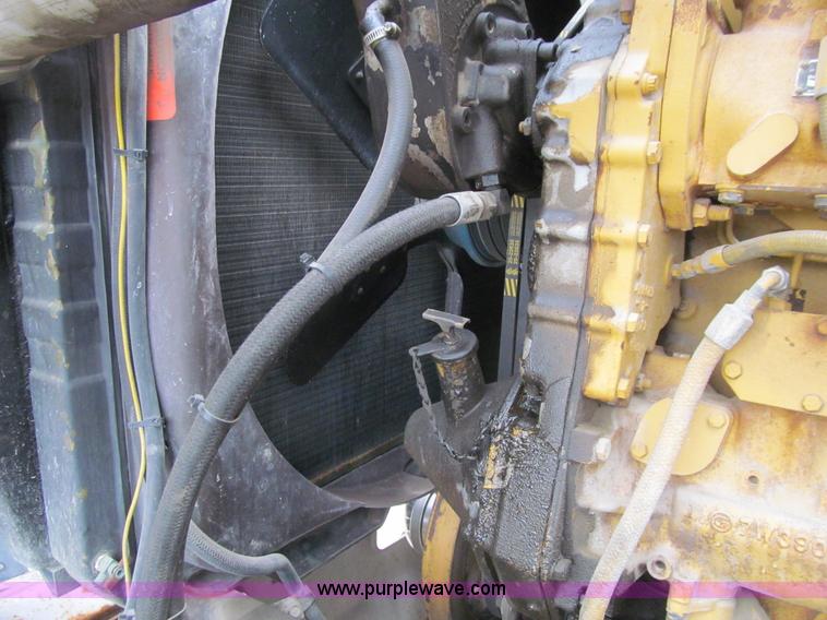 image for item E4694 1989 Ford LT9000 semi truck