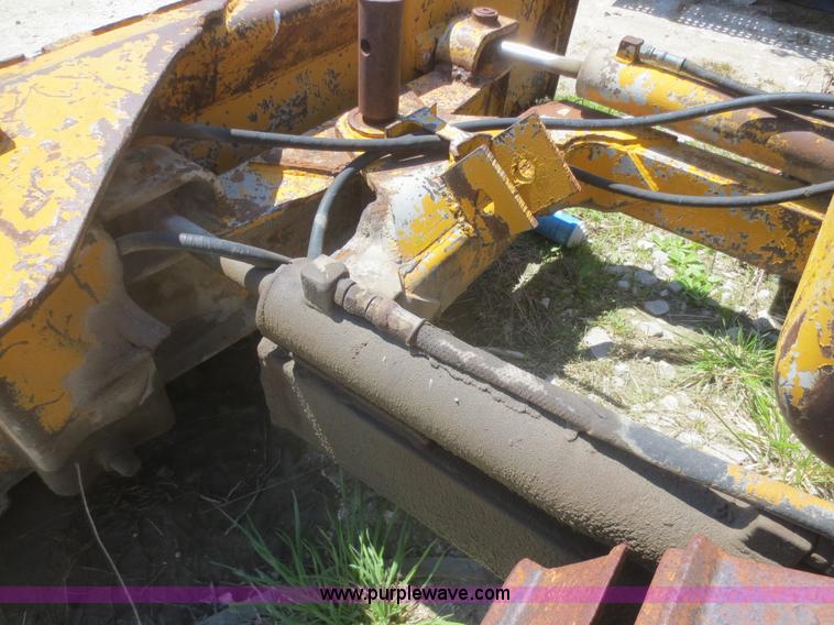 image for item F6898 2000 John Deere 350C dozer