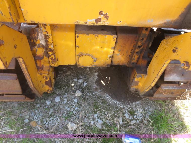 image for item F6898 2000 John Deere 350C dozer