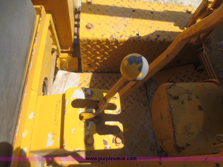 image for item F6898 2000 John Deere 350C dozer