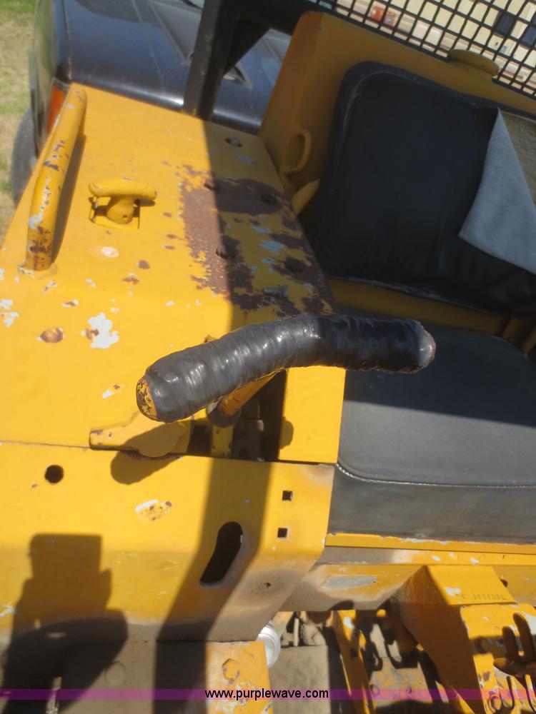 image for item F6898 2000 John Deere 350C dozer