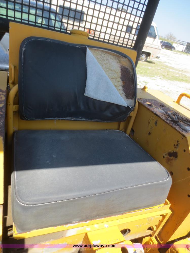 image for item F6898 2000 John Deere 350C dozer