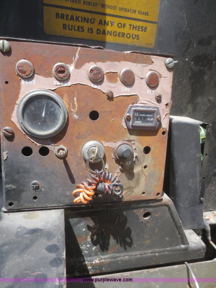 image for item F6899 1980 Bobcat 825 skid steer