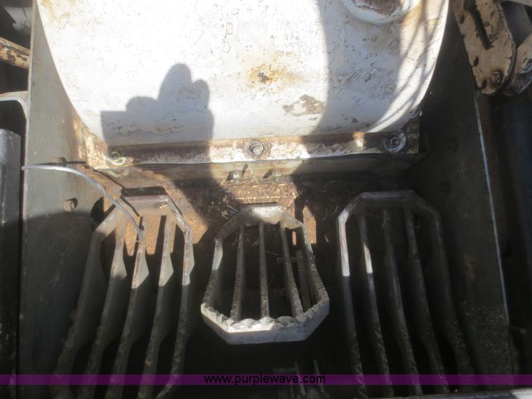 image for item F6899 1980 Bobcat 825 skid steer