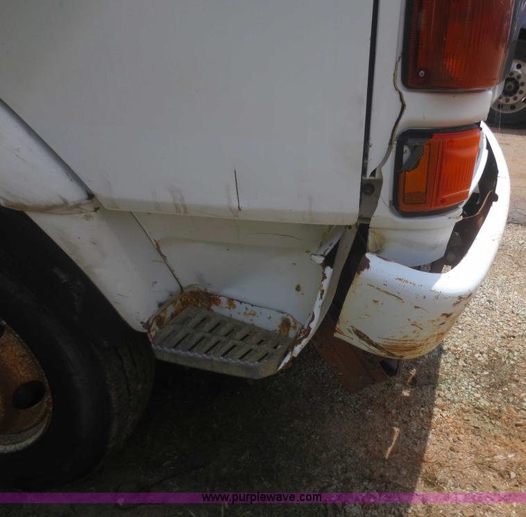 image for item F6980 1997 Isuzu FRR truck cab and chassis