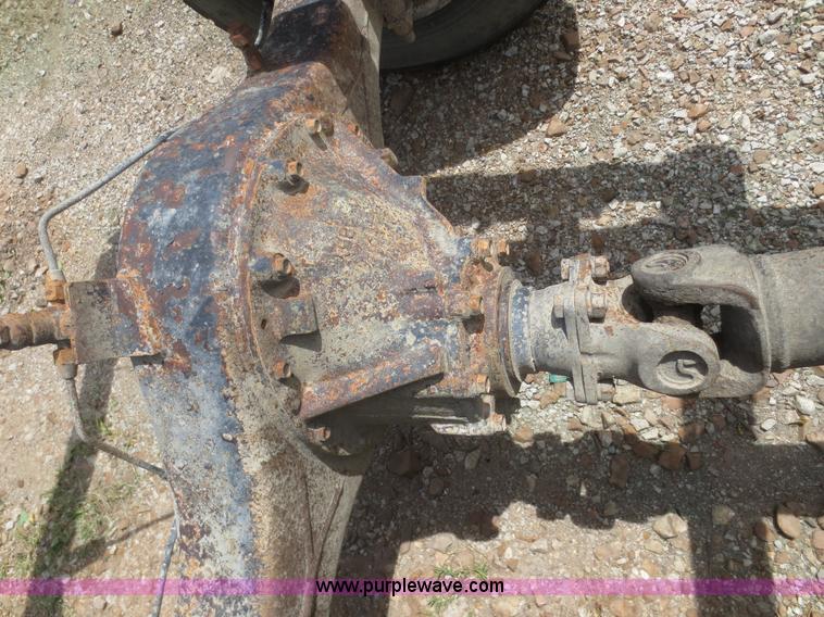 image for item F6980 1997 Isuzu FRR truck cab and chassis