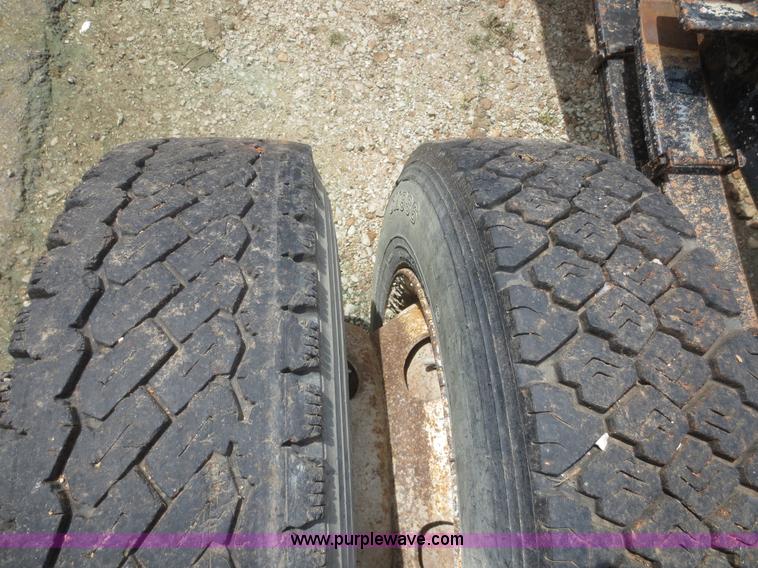 image for item F6980 1997 Isuzu FRR truck cab and chassis