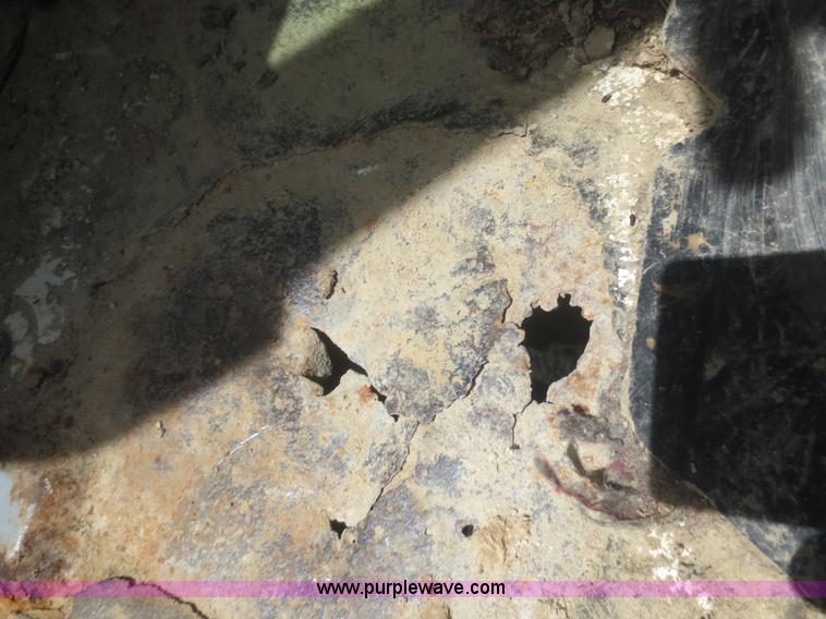 image for item F6980 1997 Isuzu FRR truck cab and chassis