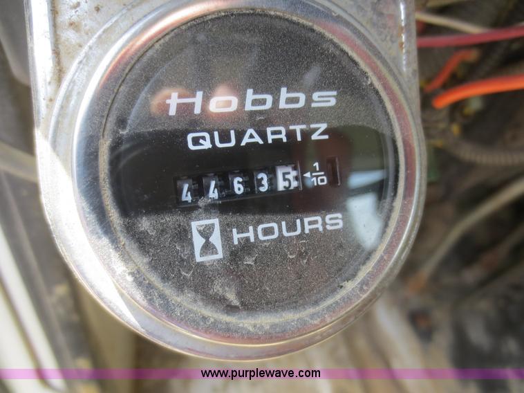 image for item F6980 1997 Isuzu FRR truck cab and chassis