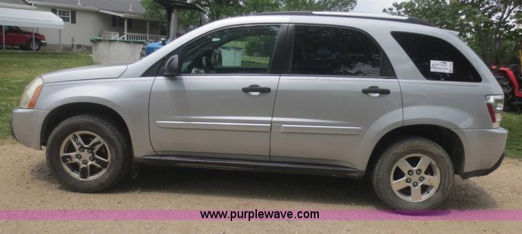 image for item F6986 2005 Chevrolet Equinox LS SUV