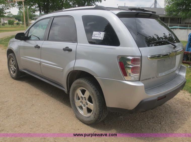 image for item F6986 2005 Chevrolet Equinox LS SUV